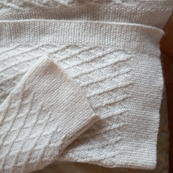 Suzy Shier Pretty 27% Mohair Wool Soft Nordic Cream Coloured Cardigan - Picture 5 of 9